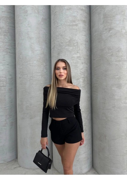 Dalgıç Kumaş Madonna Yaka Büzgülü Kadın Crop Bluz