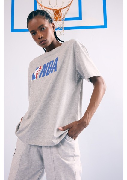 Fit NBA Wordmark Boxy Fit Bisiklet Yaka Baskılı Kısa Kollu Tişört Z3128AZ24SM