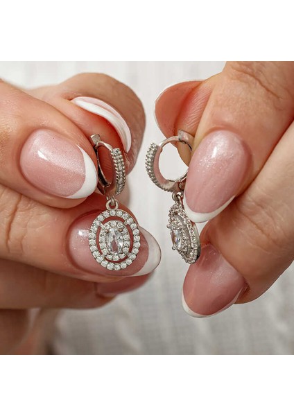 Gümüş Oval Taşlı Sallantılı Küpe