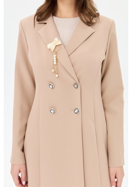 Broşlu Kruvaze Uzun Ceketli Takım Vizon indirimleri