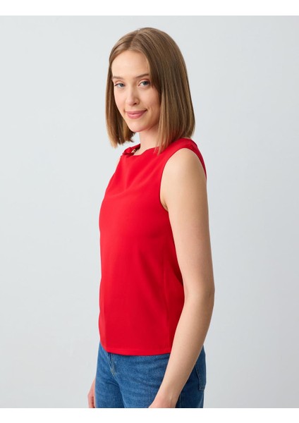 Kırmızı Düz Kesim Kayık Yaka Kolsuz Dokuma Bluz modelleri