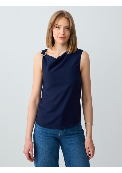 Lacivert Düz Kesim Kayık Yaka Kolsuz Dokuma Bluz