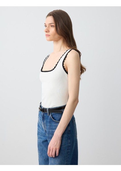 Beyaz U Yaka Nakış Detaylı Örme Bluz modelleri