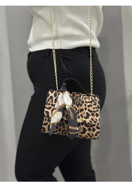 Leoparlı Siyah Cilt Çanta