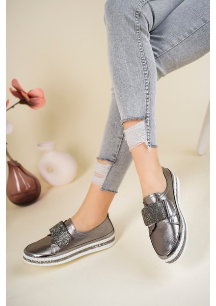 Taş Cırtlı Sneakers Platin modelleri