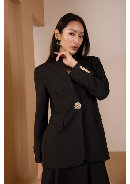 Siyah Salaş Kesim Düğme Detaylı Dokuma Blazer Ceket