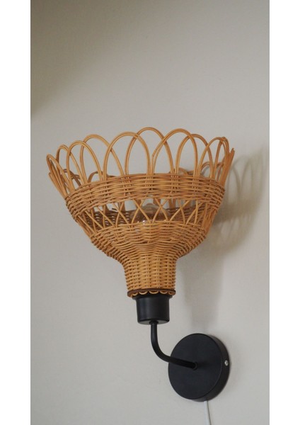 Flower Rattan Aplik: El Yapımı Çiçek Formunda Doğal Aydınlatma