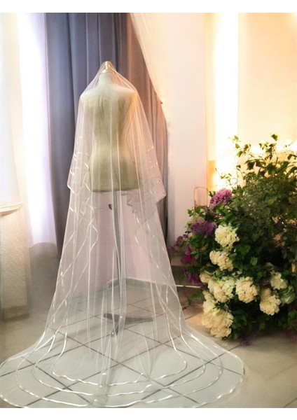 4 Sıra Biyeli Krem Rengi Uzun Gelin Duvağı modelleri