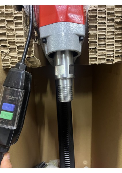 Elektrikli Standart Karot Makinesi Tezgah Tipli 3200 W Açısız Sulu Güçlü Delme Numune Alma Makinesi