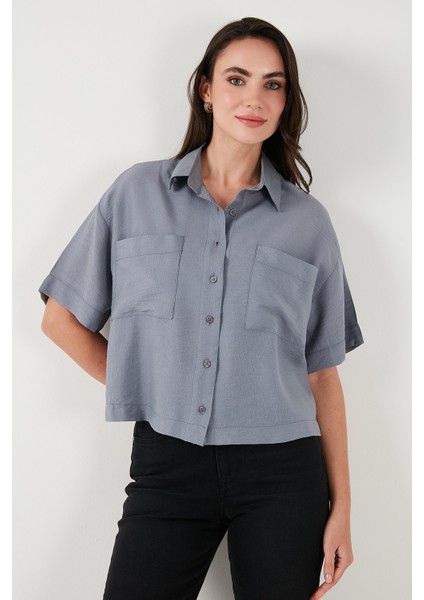 Regular Fit Cep Detaylı Kısa Kollu Gömlek Bayan Gömlek 6778568