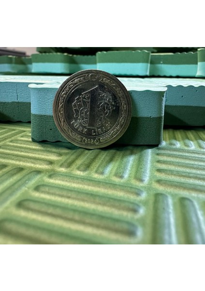 Çadır Matı Çadır Keçesi 20 mm Kalınlığında 50X50 Boyutları Eva Malzemeden Üretilmiştir