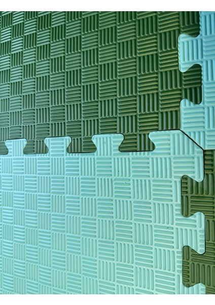 Çadır Matı Çadır Keçesi 20 mm Kalınlığında 50X50 Boyutları Eva Malzemeden Üretilmiştir