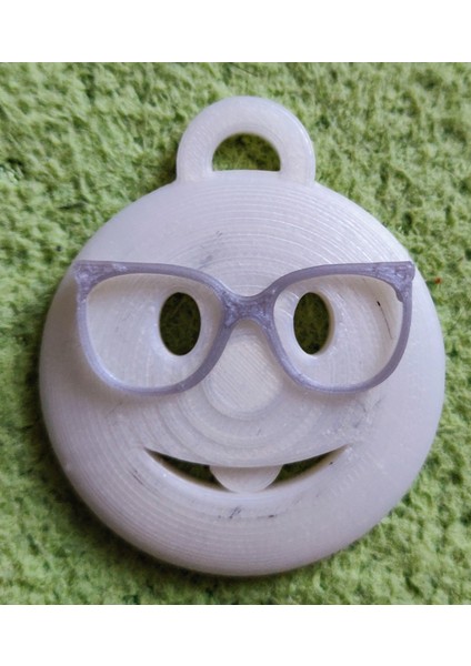 Nerd Face Emoji Anahtarlık Sadece Plastik Aparattır.