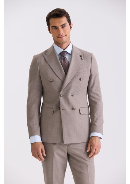 Bej Slim Fit Sivri Yaka Çizgili Kruvaze Takım Elbise