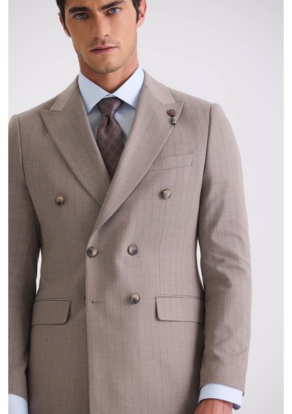 Bej Slim Fit Sivri Yaka Çizgili Kruvaze Takım Elbise