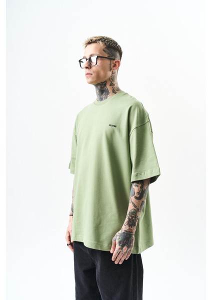 Erkek Respire Yazı Detaylı Oversize T-Shirt Yağ Yeşili fiyatları
