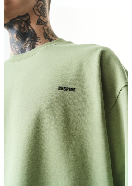 Erkek Respire Yazı Detaylı Oversize T-Shirt Yağ Yeşili fırsatları