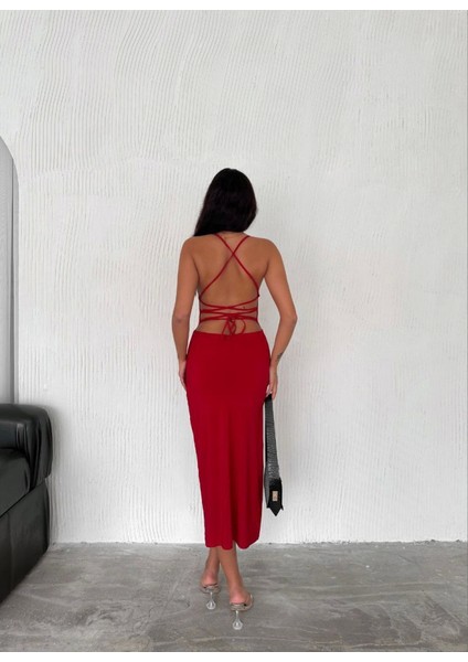 Leyla Sanat Sanata Yeni Bir Bakış Açısı Sırt Bağlamalı Derin Yirtmaç Askılı Elbise - Kırmızı