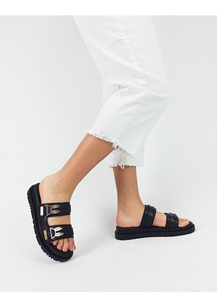 Siyah Renk Tavşan Toka Ayrıntılı Düz Taban Kadın Terlik