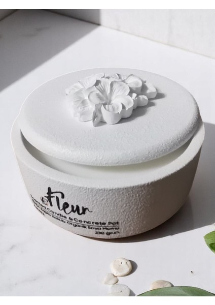 Fleur - Çiçek Kapaklı Beton Kapta Dekoratif ve Hediyelik Kokulu Organik Soya Mumu modelleri