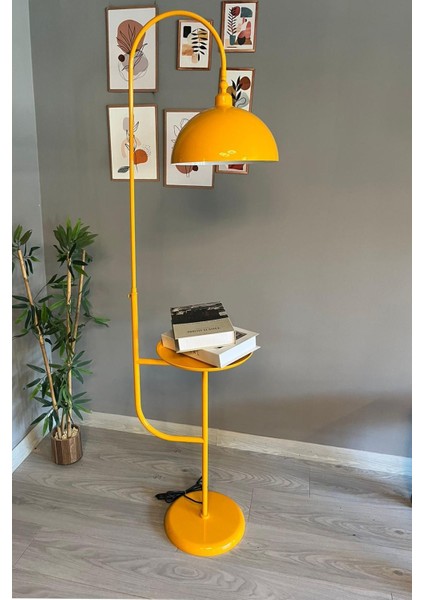 Metal Sarı Lambader Hareketli Başlık Sehpalı Modern Dekoratif Metal Oturma Odası Çalışma Odası E27