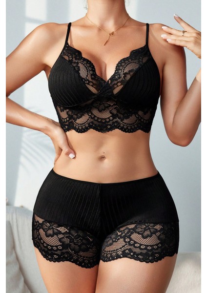 Kadın Siyah Kaşkorse ve Dantel Detaylı Şortlu Gecelik Takım fırsatları