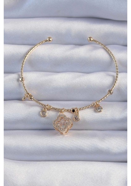 Pirinç Altın Renk Zirkon Taşlı Yonca Model Charm Bileklik - TJ-BB6327