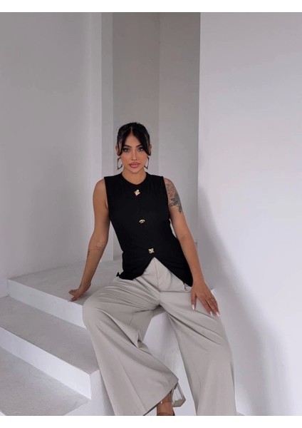 Kadın Siyah Bisiklet Yaka Gold Düğmeli Ottoman Bluz S2310 fırsatları