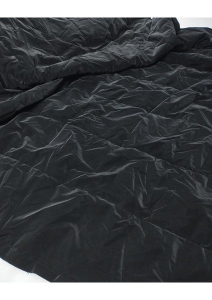 Montluk Kapitone Siyah Renkte (En 140 cm x Boy 170 Cm)