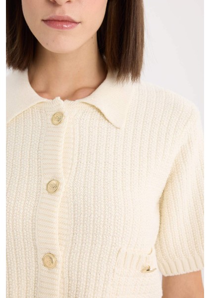 Cropped Fit Gömlek Yaka Düğmeli Triko Kısa Kollu Hırka E1977AX24WN indirimleri