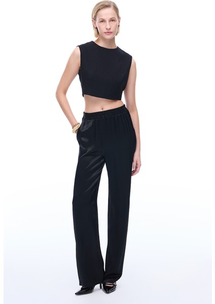 Seras Regular Fit Sıfır Kol Yuvarlak Yaka Siyah Renk Kadın Bluz