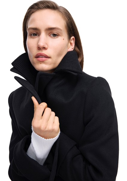 Mona Regular Fit Kısa Boy Takma Kol Erkek Yaka Siyah Renk Kadın Kaban indirimleri