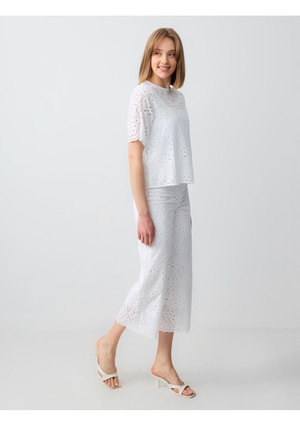 Beyaz Rahat Kesim Yüksek Bel Bol Paça Ajurlu Pamuklu Pantolon fiyatları