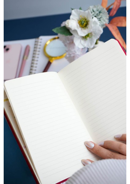 Sert Kapak Velvet Defter A5 100 Gr. 160 Sayfa Ivory. Çizgili. Açık Mavi