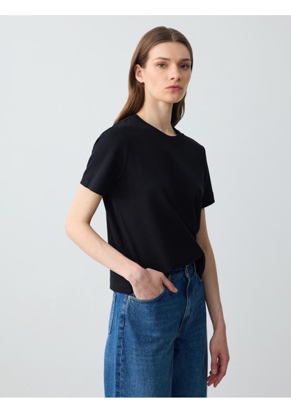 Siyah Bisiklet Yaka Kısa Kollu Pamuklu Örme Tişört fırsatları