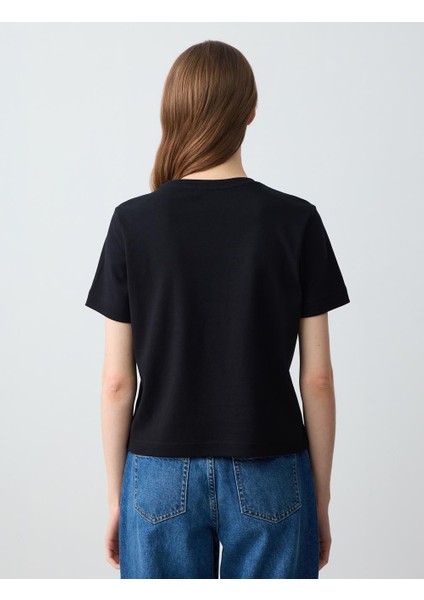 Siyah Bisiklet Yaka Kısa Kollu Pamuklu Örme Tişört indirimleri