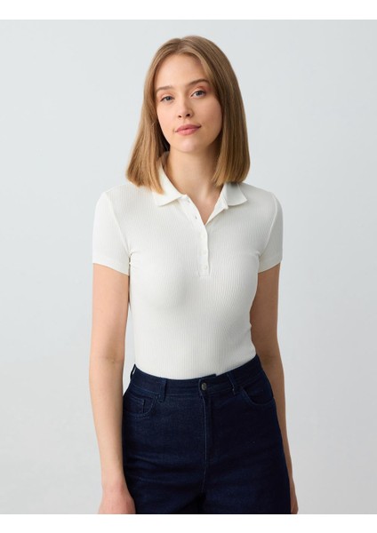 Beyaz Dar Kesim Kısa Kollu Polo Yaka Örme Tişört