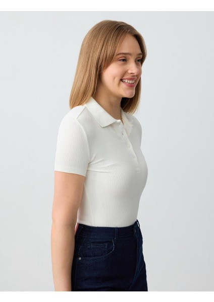 Beyaz Dar Kesim Kısa Kollu Polo Yaka Örme Tişört fırsatları