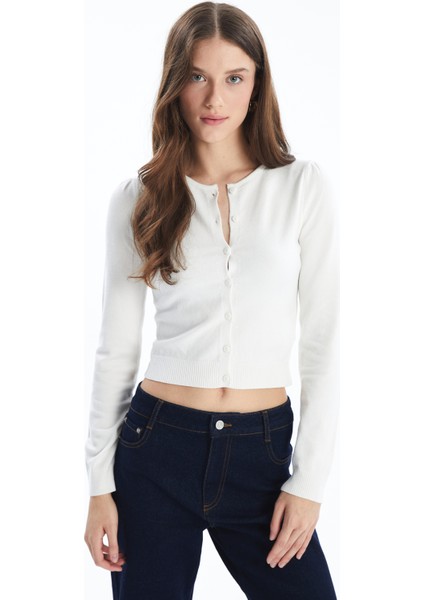 Kosova - Düğme Detaylı ve Bisiklet Yaka Düz Dar Kalıp Triko Hırka - Beyaz Renk