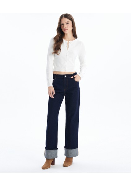 Kosova - Düğme Detaylı ve Bisiklet Yaka Düz Dar Kalıp Triko Hırka - Beyaz Renk fiyatları