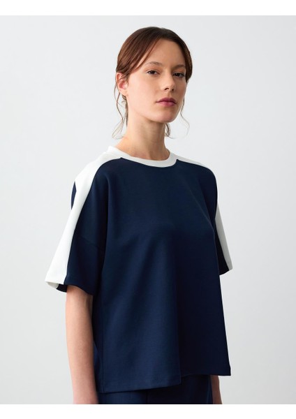 Lacivert Rahat Kesım Yuvarlak Yaka Kısa Kollu Örme Sweatshirt