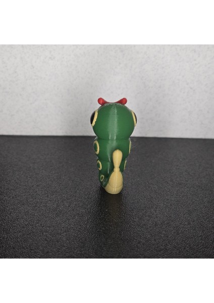 Caterpie Pokemon Figürü