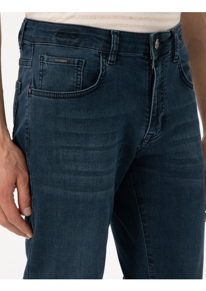 Erkek Mavi Straight Fit Jean Pantolon 50302655-VR036