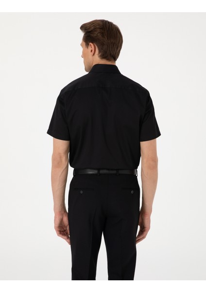 Erkek Siyah Regular Fit Kısa Kollu Cepli Basic Gömlek 50302763-VR046