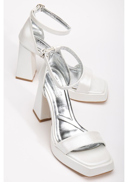 Matilda Beyaz Sedef Cilt Platformlu Açık Burunlu Kalın Topuklu Ayakkabı fiyatları