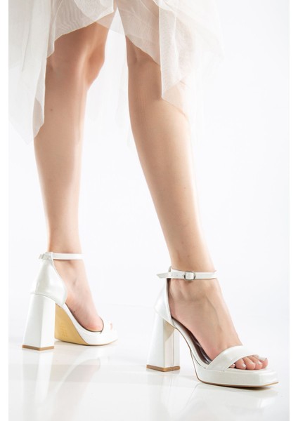 Matilda Beyaz Sedef Cilt Platformlu Açık Burunlu Kalın Topuklu Ayakkabı fırsatları