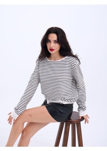 4215 Triko Çizgili Salaş Kazak-Ekru-Siyah modelleri