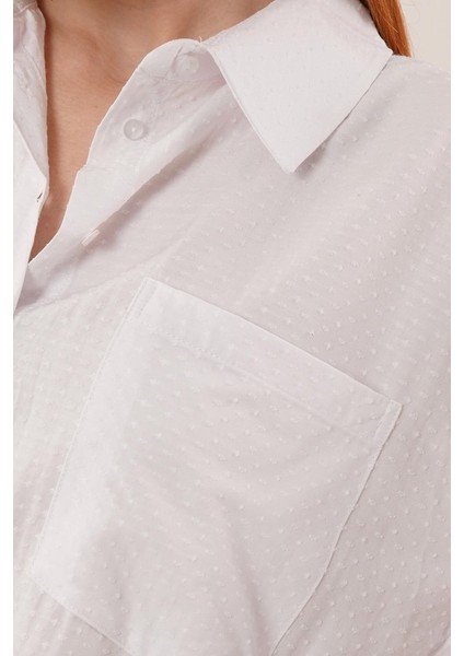 Desenli Tek Cepli Klasik Kesim Düğmeli Beyaz Gömlek modelleri