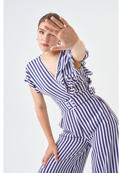 Fırfır Detaylı Bluz ve Bol Paça Pantolon Çizgili Kemerli Tulum modelleri