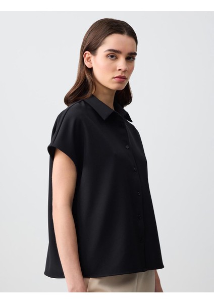 Siyah Düz Kesim Kolsuz Dokuma Gömlek fırsatları